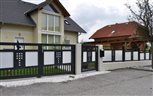 7a - plot Monaco, kombinácia antracitových rámov a mliečneho polykarbonátu